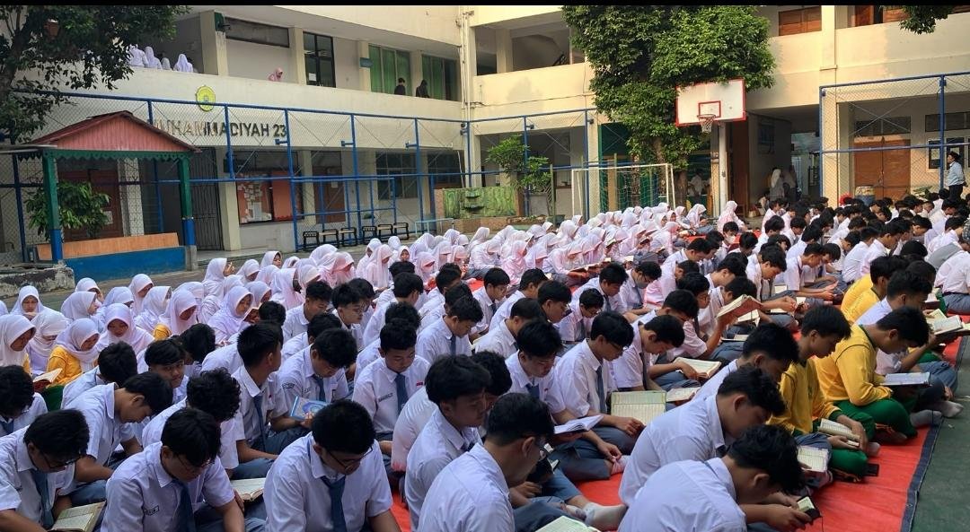 Menjalani Pagi Bersama Al-Qur'an: Pembiasaan Tadarus Membentuk Karakter Siswa Berkemajuan